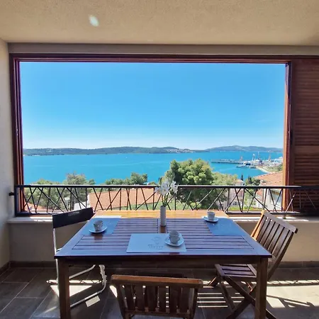 Apartment Floris Trogir