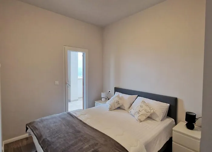 Apartment Floris Trogir